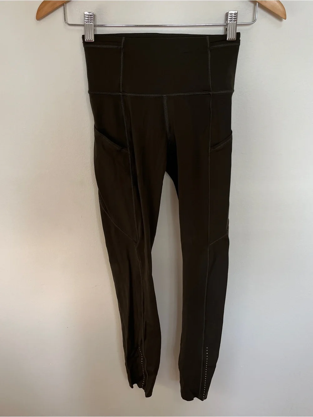 Lululemon Fast & Free Army Green Cropped Legging Size 2